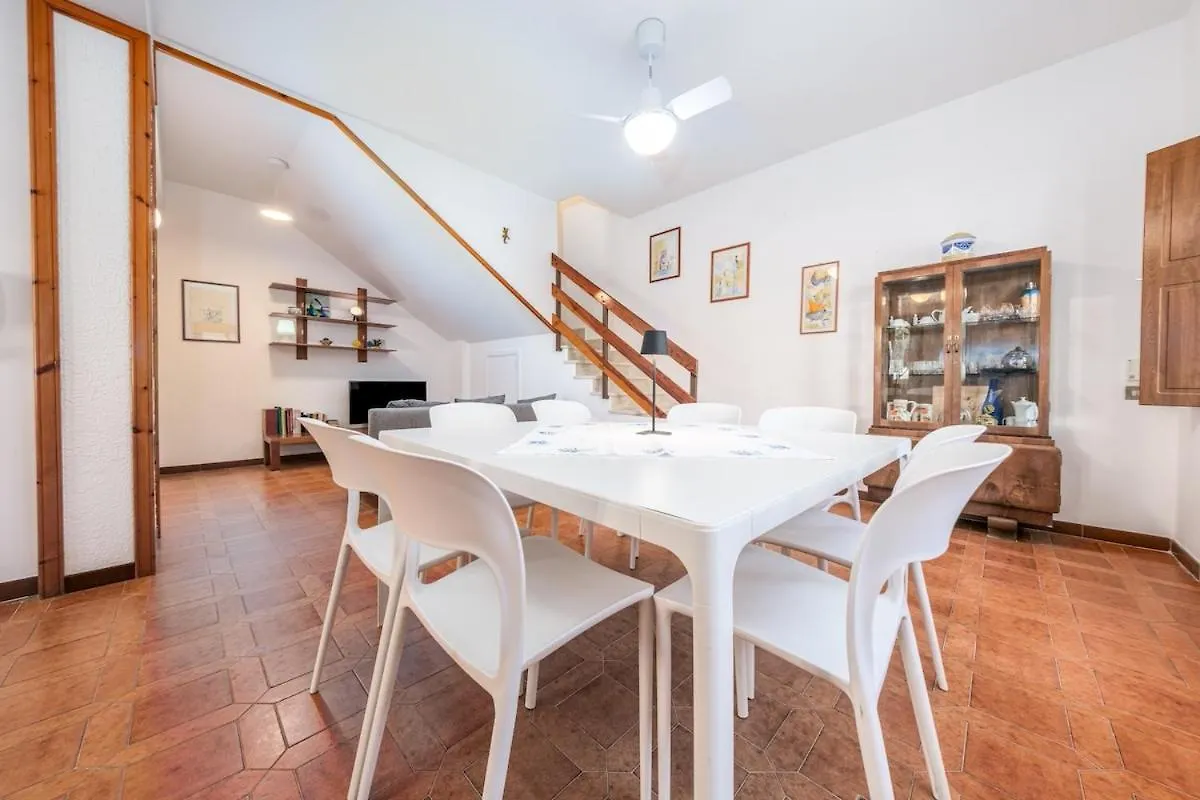Vila Holiday Home Il Piparello Rometta Marea