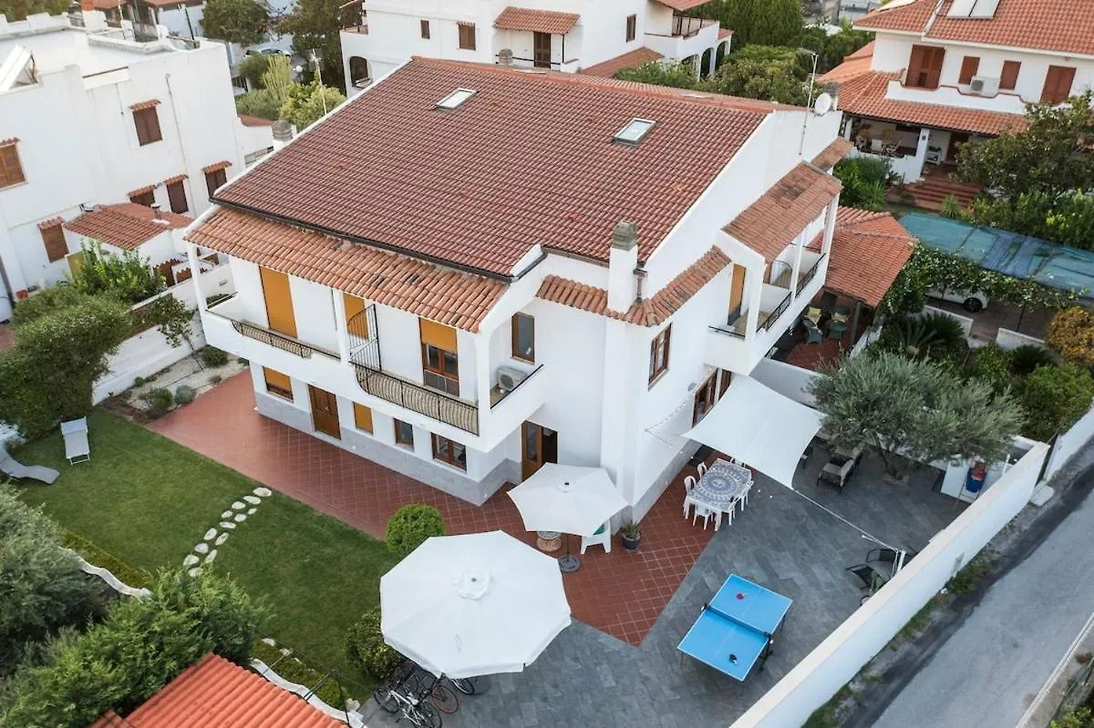 Holiday Home Il Piparello Rometta Marea